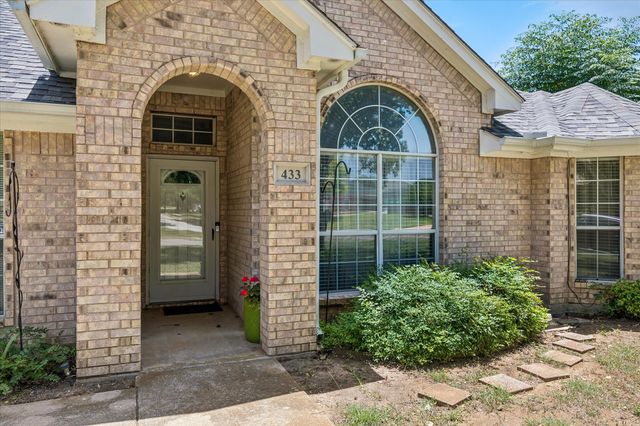 433 Sherwood Court, Burleson, TX 76028