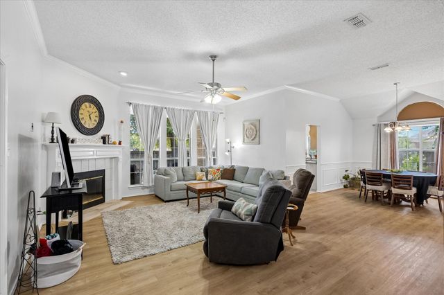 433 Sherwood Court, Burleson, TX 76028
