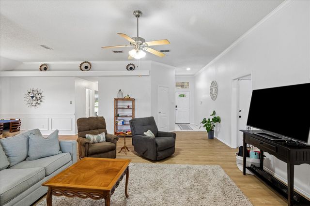 433 Sherwood Court, Burleson, TX 76028