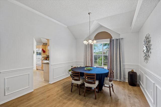 433 Sherwood Court, Burleson, TX 76028