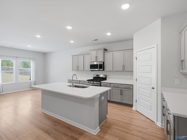 6102 Margie Collins Drive, Owens Cross Roads, AL 35763
