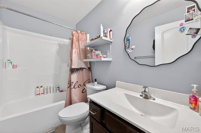 968 Ridgepointe Place Circle, Lake St Louis, MO 63367