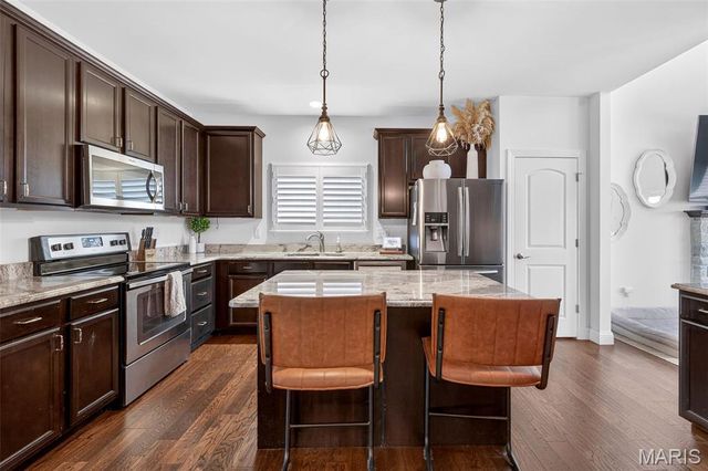 968 Ridgepointe Place Circle, Lake St Louis, MO 63367