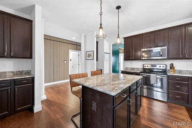 968 Ridgepointe Place Circle, Lake St Louis, MO 63367