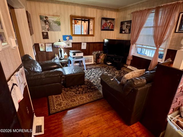 32 4th Avenue, Neptune City, NJ 07753
