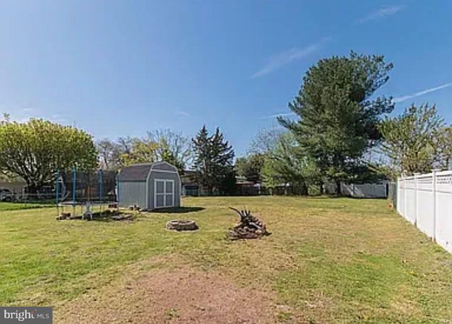1 W POST RD, Morrisville, PA 19067