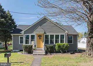 1 W POST RD, Morrisville, PA 19067