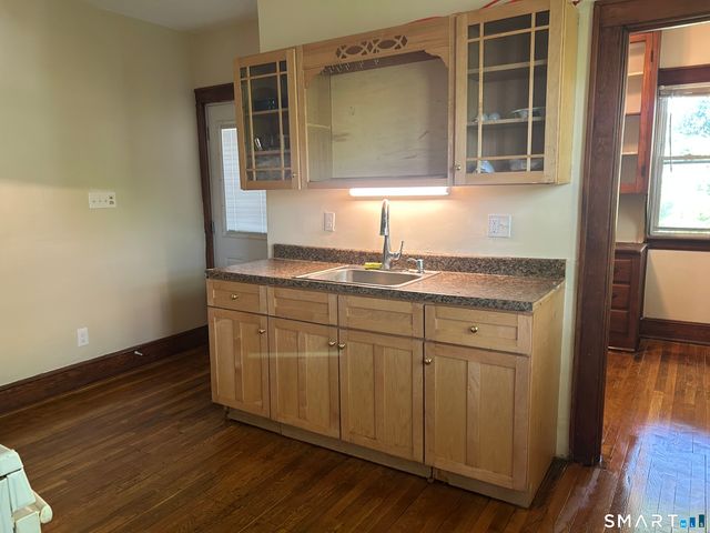 31 Melrose Avenue 2, Waterbury, CT 06705