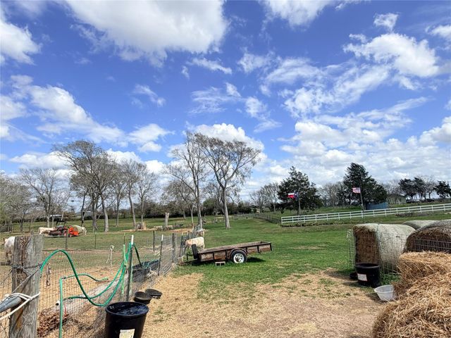 13700 Burnett Road, Beasley, TX 77417