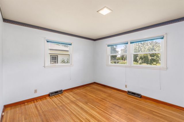 300 5th Street Place SE, Altoona, IA 50009