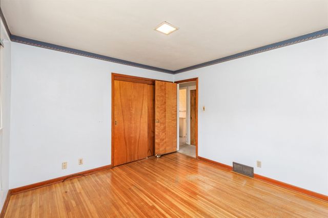 300 5th Street Place SE, Altoona, IA 50009