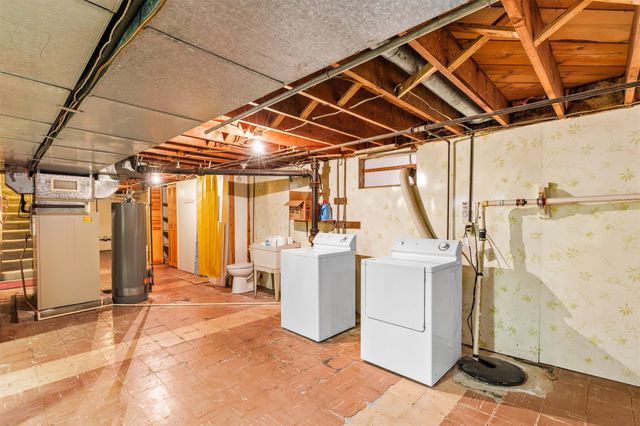 300 5th Street Place SE, Altoona, IA 50009