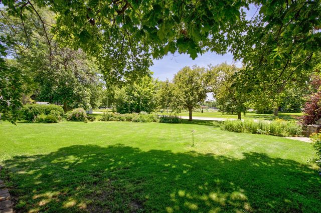 300 5th Street Place SE, Altoona, IA 50009