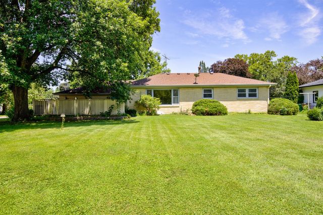 300 5th Street Place SE, Altoona, IA 50009