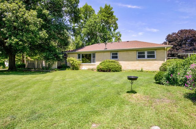300 5th Street Place SE, Altoona, IA 50009