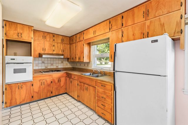 300 5th Street Place SE, Altoona, IA 50009
