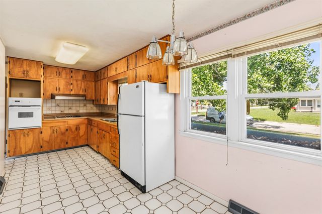 300 5th Street Place SE, Altoona, IA 50009