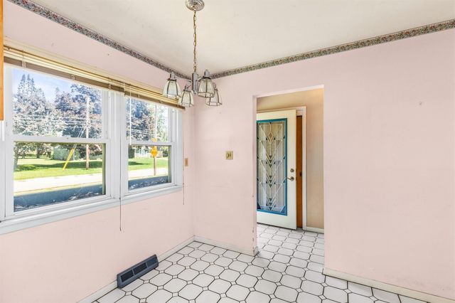 300 5th Street Place SE, Altoona, IA 50009