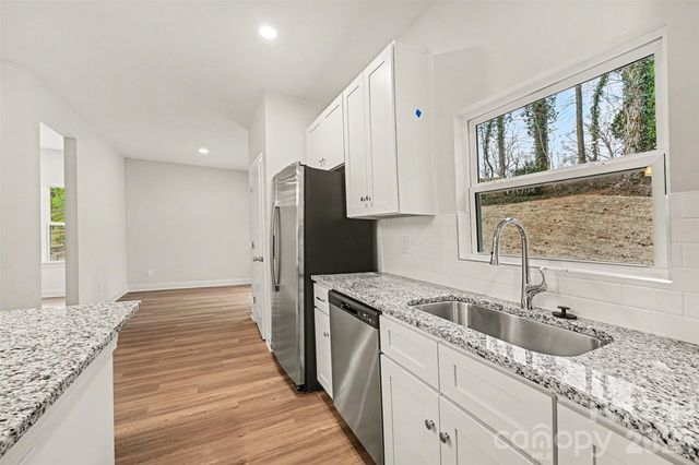 226 Oak Circle, Newton, NC 28658