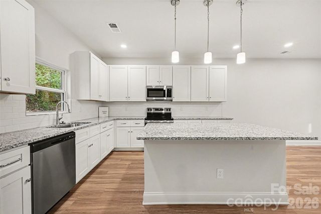 226 Oak Circle, Newton, NC 28658