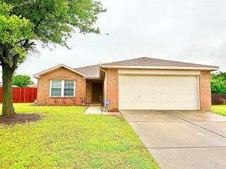 1402 Sequoia Drive, Krum, TX 76249