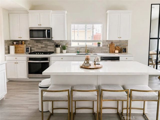 28437 Pinon Court, Winchester, CA 92596