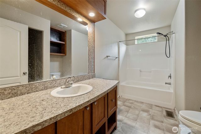 164 Sleeper Road, Oak Harbor, WA 98277