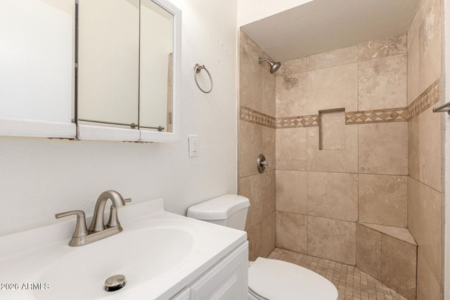 7954 W INDIANOLA Avenue, Phoenix, AZ 85033