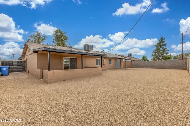 7954 W INDIANOLA Avenue, Phoenix, AZ 85033