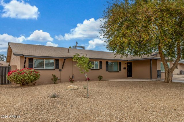 7954 W INDIANOLA Avenue, Phoenix, AZ 85033
