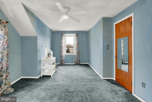 6221 BLUE BIRD AVE, Harrisburg, PA 17112