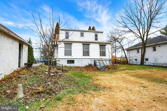 6221 BLUE BIRD AVE, Harrisburg, PA 17112