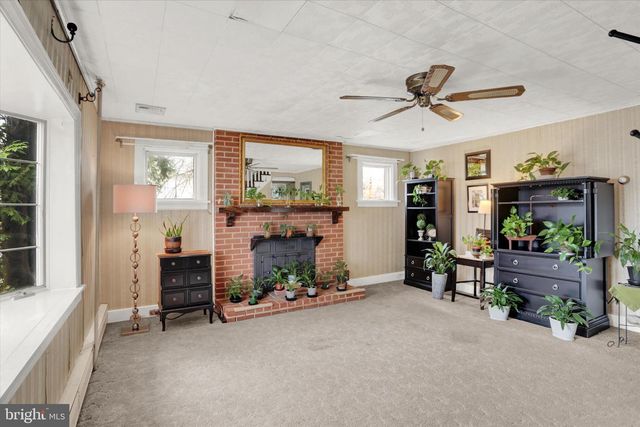 6221 BLUE BIRD AVE, Harrisburg, PA 17112