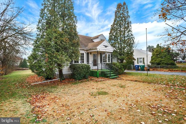 6221 BLUE BIRD AVE, Harrisburg, PA 17112