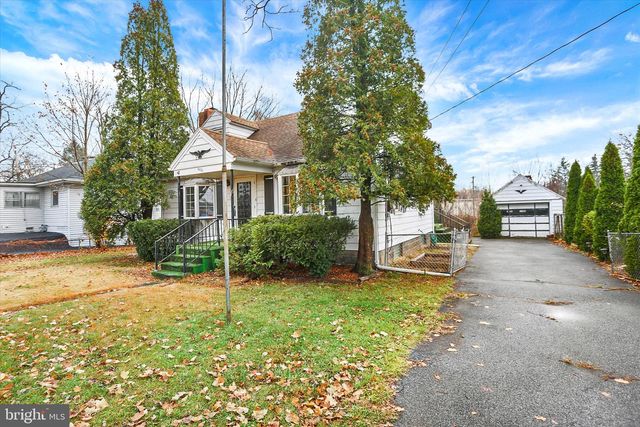 6221 BLUE BIRD AVE, Harrisburg, PA 17112