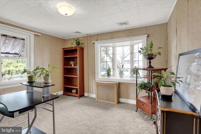 6221 BLUE BIRD AVE, Harrisburg, PA 17112