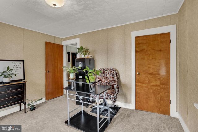 6221 BLUE BIRD AVE, Harrisburg, PA 17112