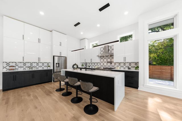 3115 GIBBS WILLIAMS Road, Dallas, TX 75233