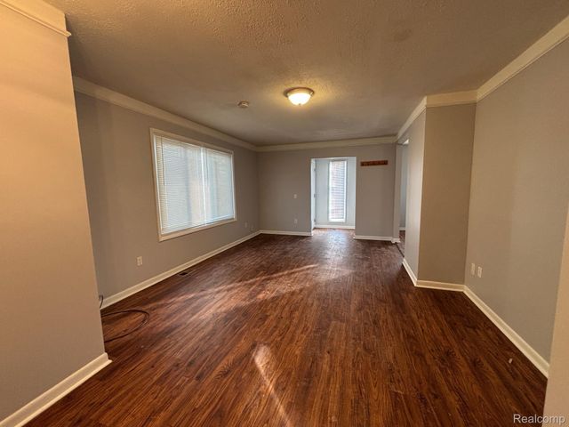 11265 Essex Avenue, Warren, MI 48089