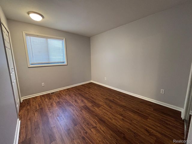 11265 Essex Avenue, Warren, MI 48089