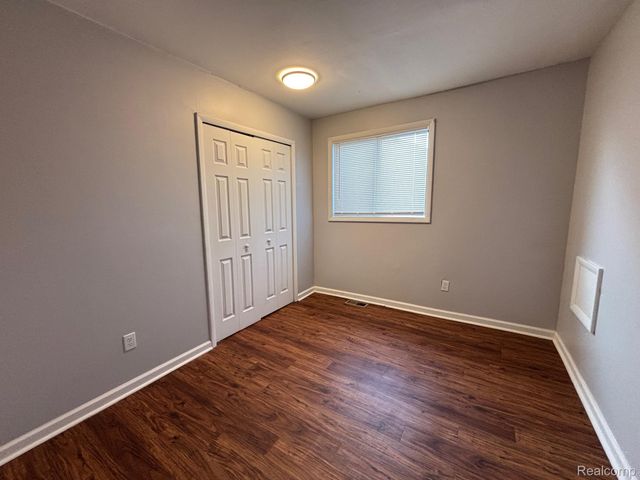 11265 Essex Avenue, Warren, MI 48089