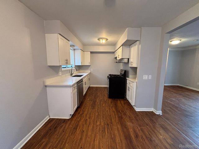 11265 Essex Avenue, Warren, MI 48089