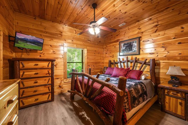 1820 Elk Springs Way, Gatlinburg, TN 37738