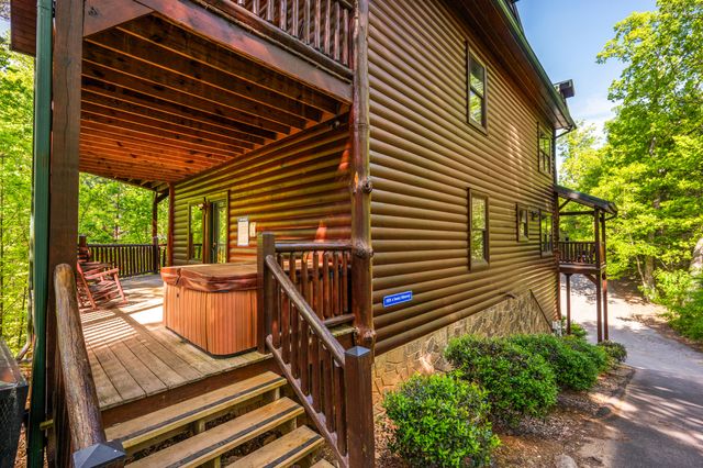 1820 Elk Springs Way, Gatlinburg, TN 37738