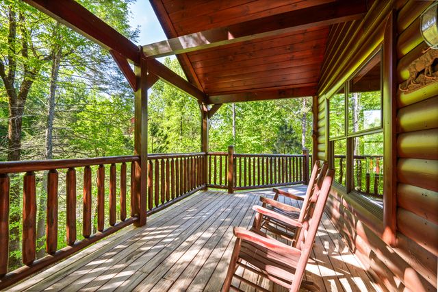 1820 Elk Springs Way, Gatlinburg, TN 37738