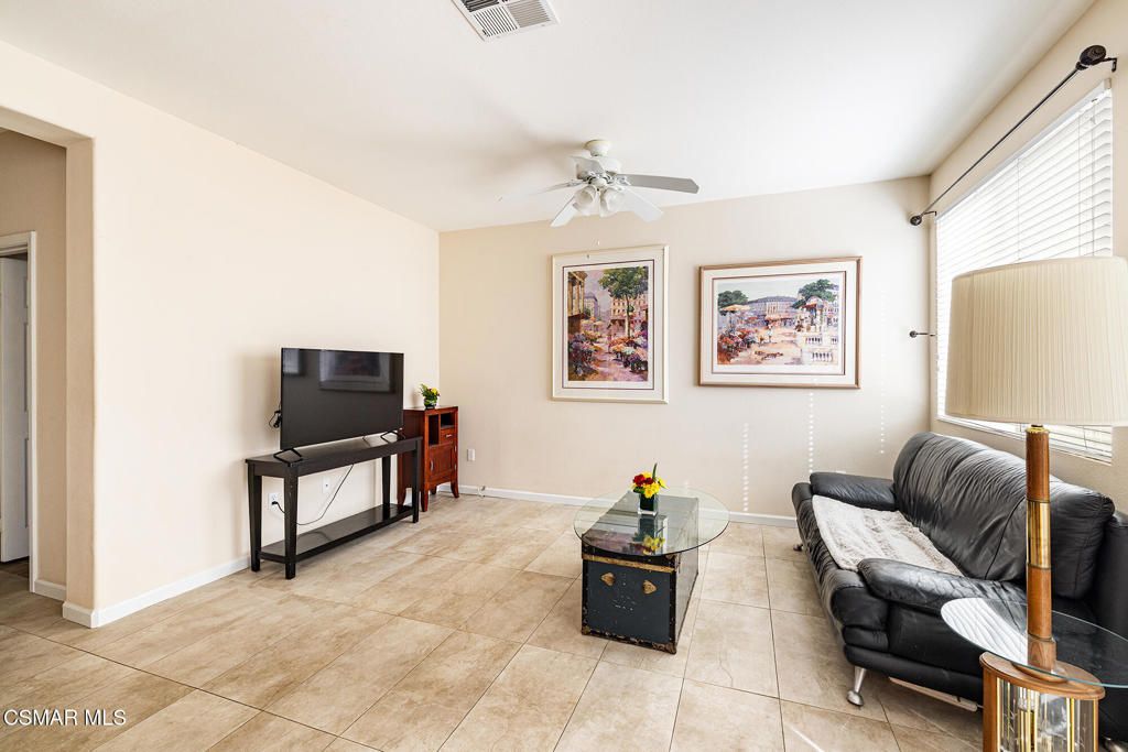 Image 26 of property listing at 2684 Sunshine Valley Court, Simi Valley, CA 93063