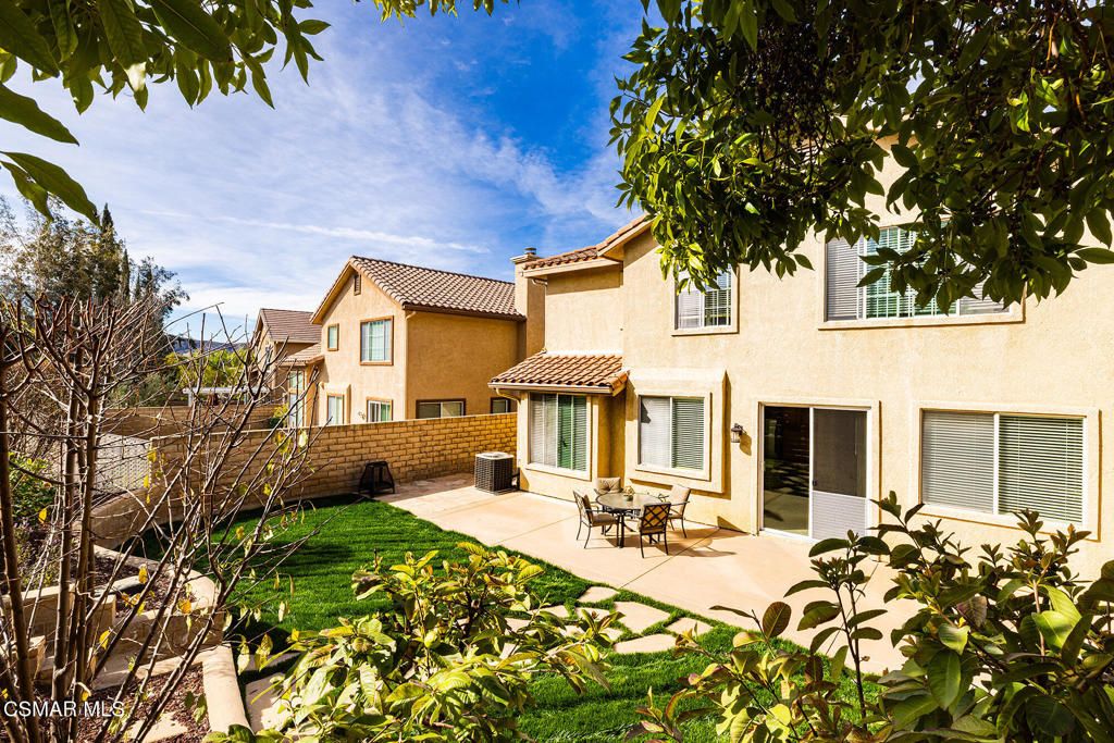 Image 37 of property listing at 2684 Sunshine Valley Court, Simi Valley, CA 93063