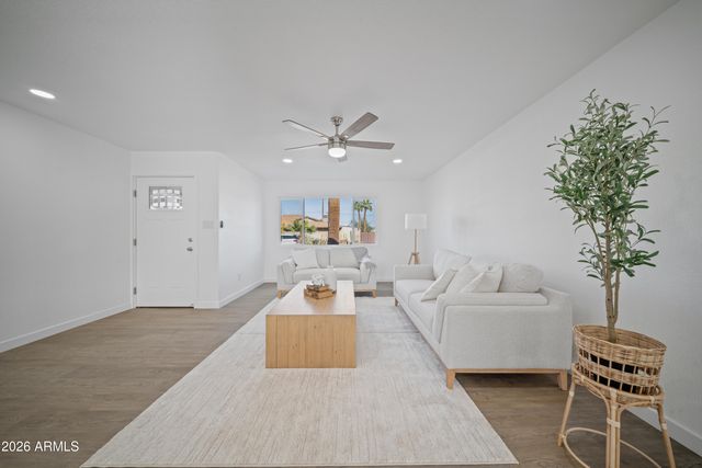 8944 N 17TH Lane, Phoenix, AZ 85021