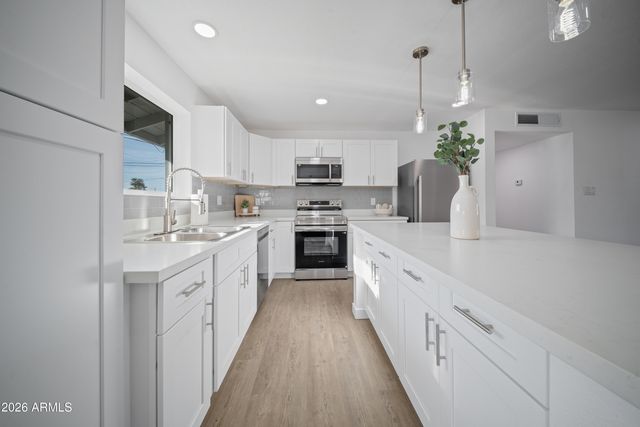 8944 N 17TH Lane, Phoenix, AZ 85021