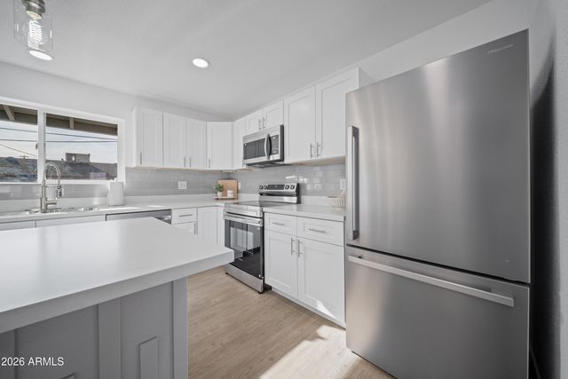 8944 N 17TH Lane, Phoenix, AZ 85021